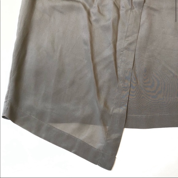 41 Hawthorne Gray Silk Short Sleeve blouse… - Picture 3 of 5